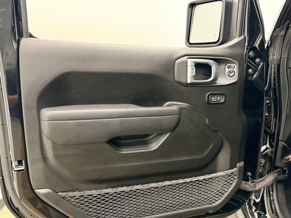 Used 2024 Jeep Wrangler Unlimited Sport AWD/4WD image 9