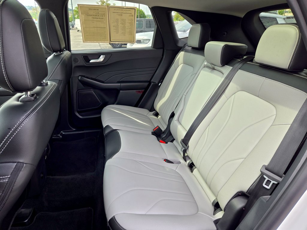 Used 2025 Ford Escape SE w/ PHEV Premium Package FWD image 30