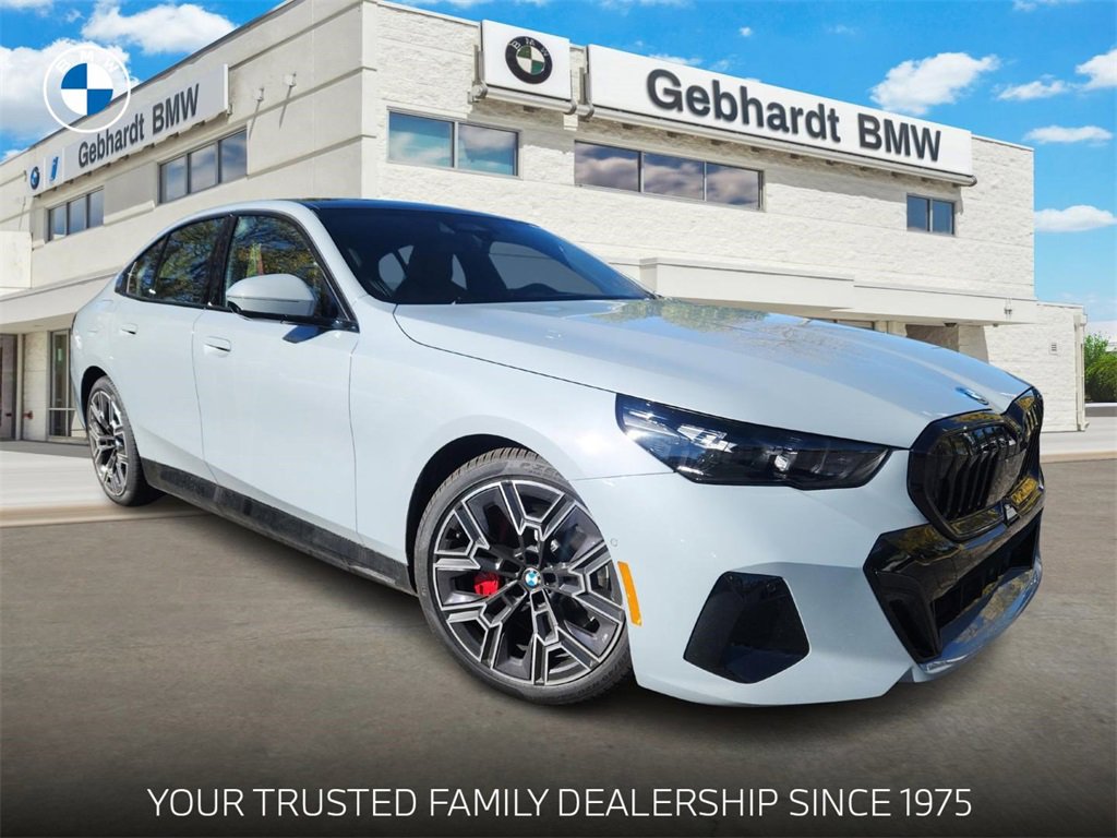 New 2026 BMW 550e xDrive w/ Premium Package image 1