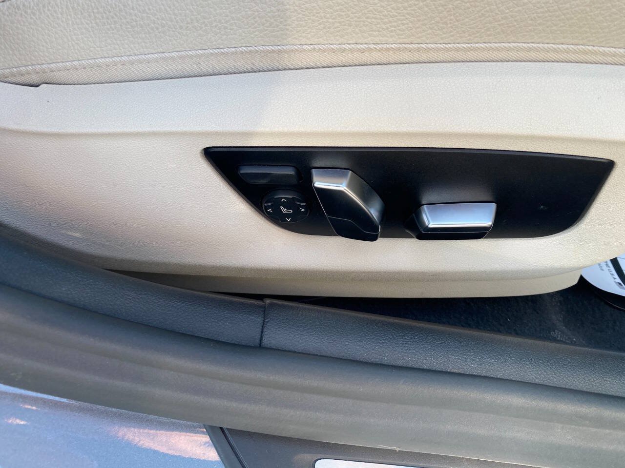 Used 2017 BMW 540i xDrive AWD/4WD image 34