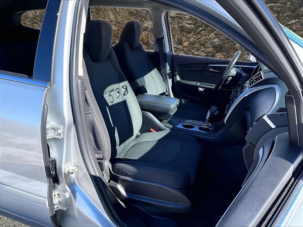 Used 2012 Chevrolet Traverse LT image 7