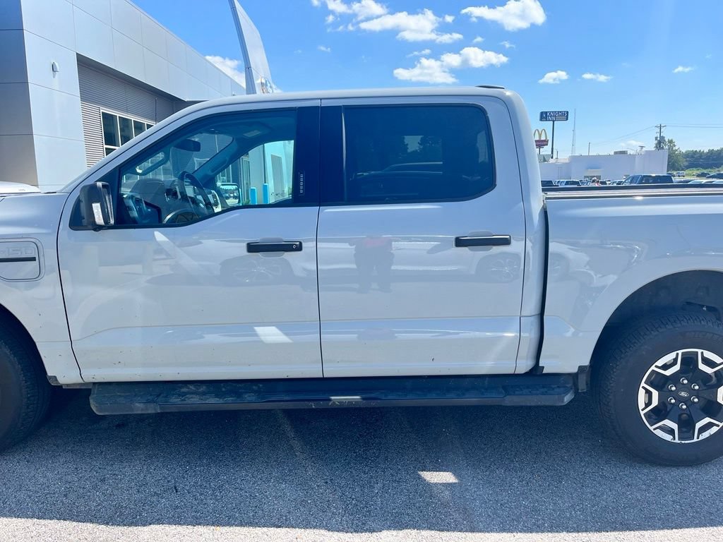 Used 2023 Ford F150 Lightning XLT AWD/4WD image 19