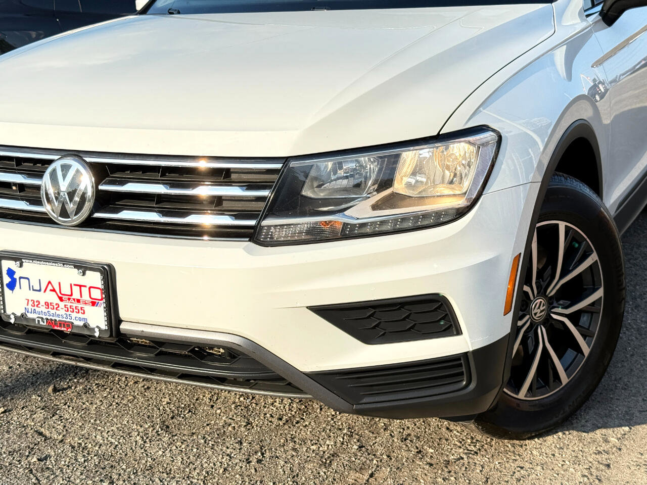 Used 2019 Volkswagen Tiguan SE w/ Panoramic Sunroof Package image 98