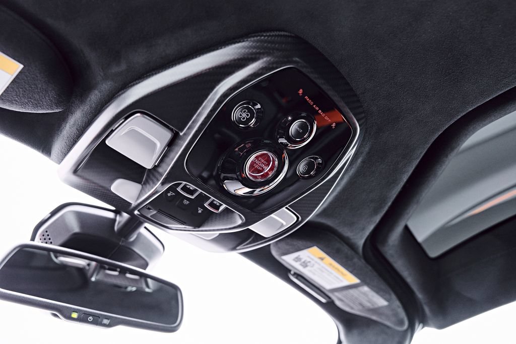 Used 2019 McLaren Senna RWD image 94