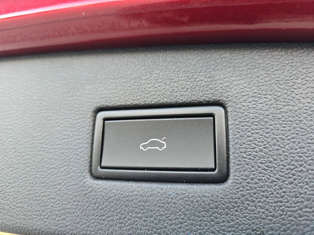 Used 2019 Volkswagen Tiguan SEL image 23