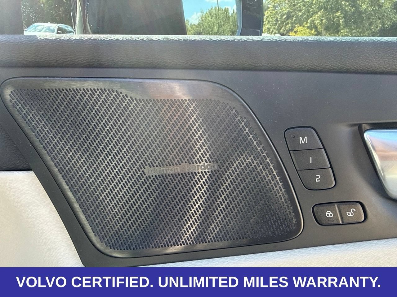 Certified 2024 Volvo XC60 T8 Ultimate w/ Protection Package Premier AWD/4WD image 14