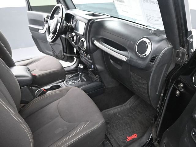 Used 2017 Jeep Wrangler Sahara w/ Connectivity Group image 14