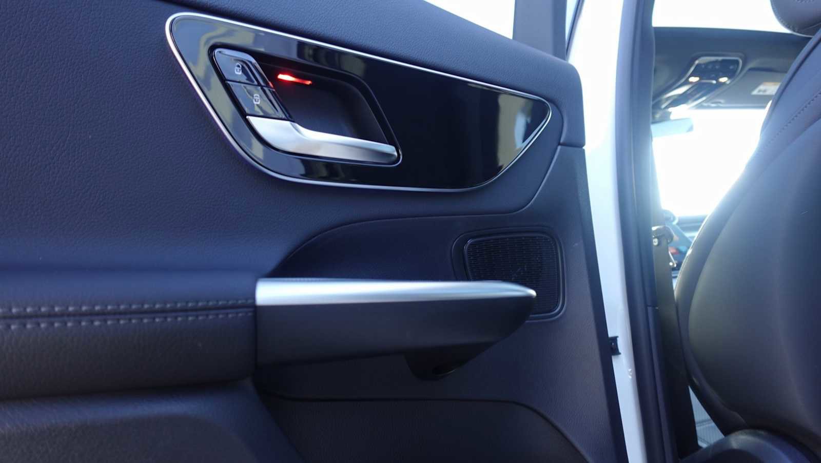 Used 2026 Mercedes-Benz GLC 300 4MATIC image 43