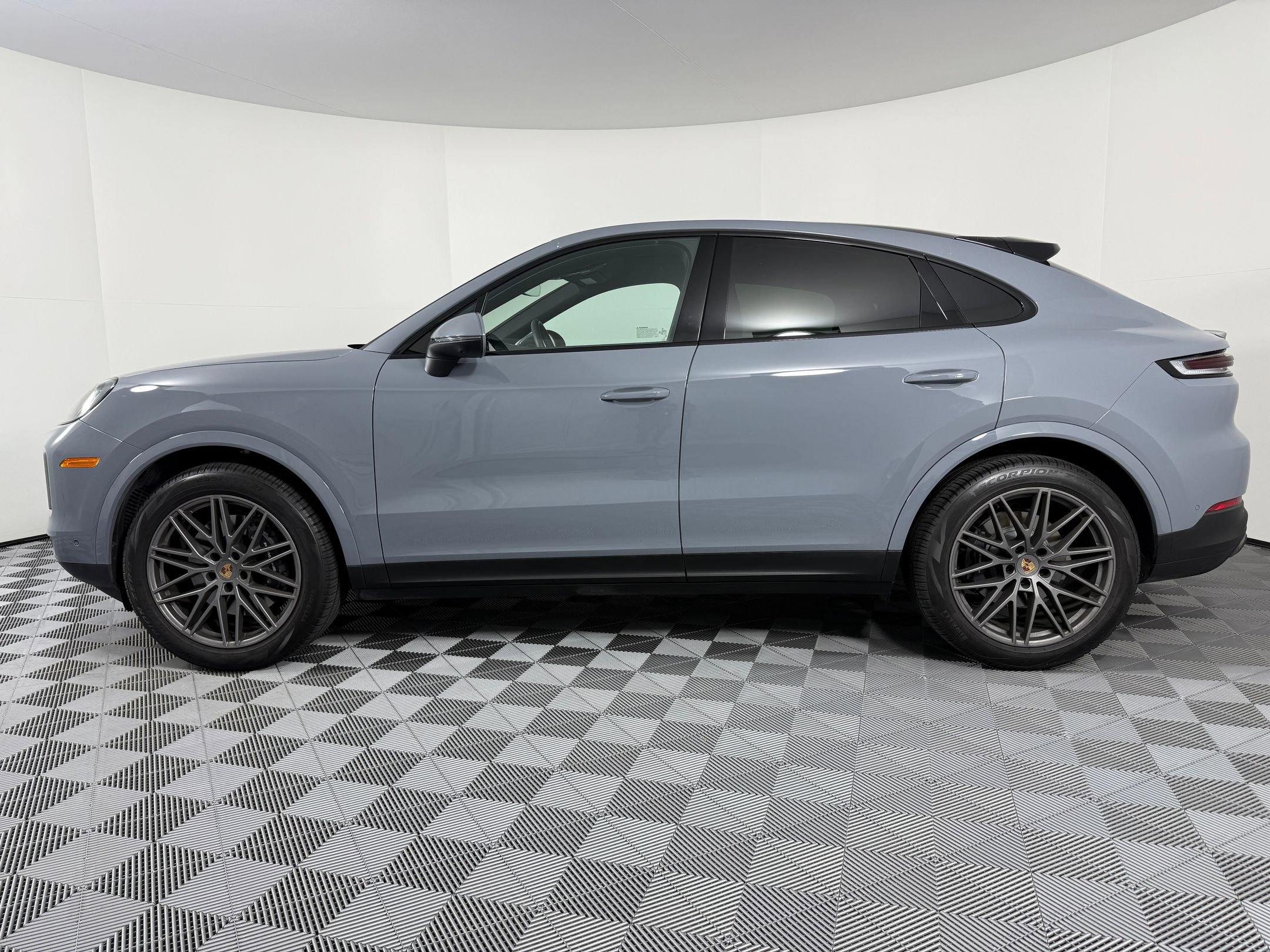 New 2026 Porsche Cayenne Coupe image 2