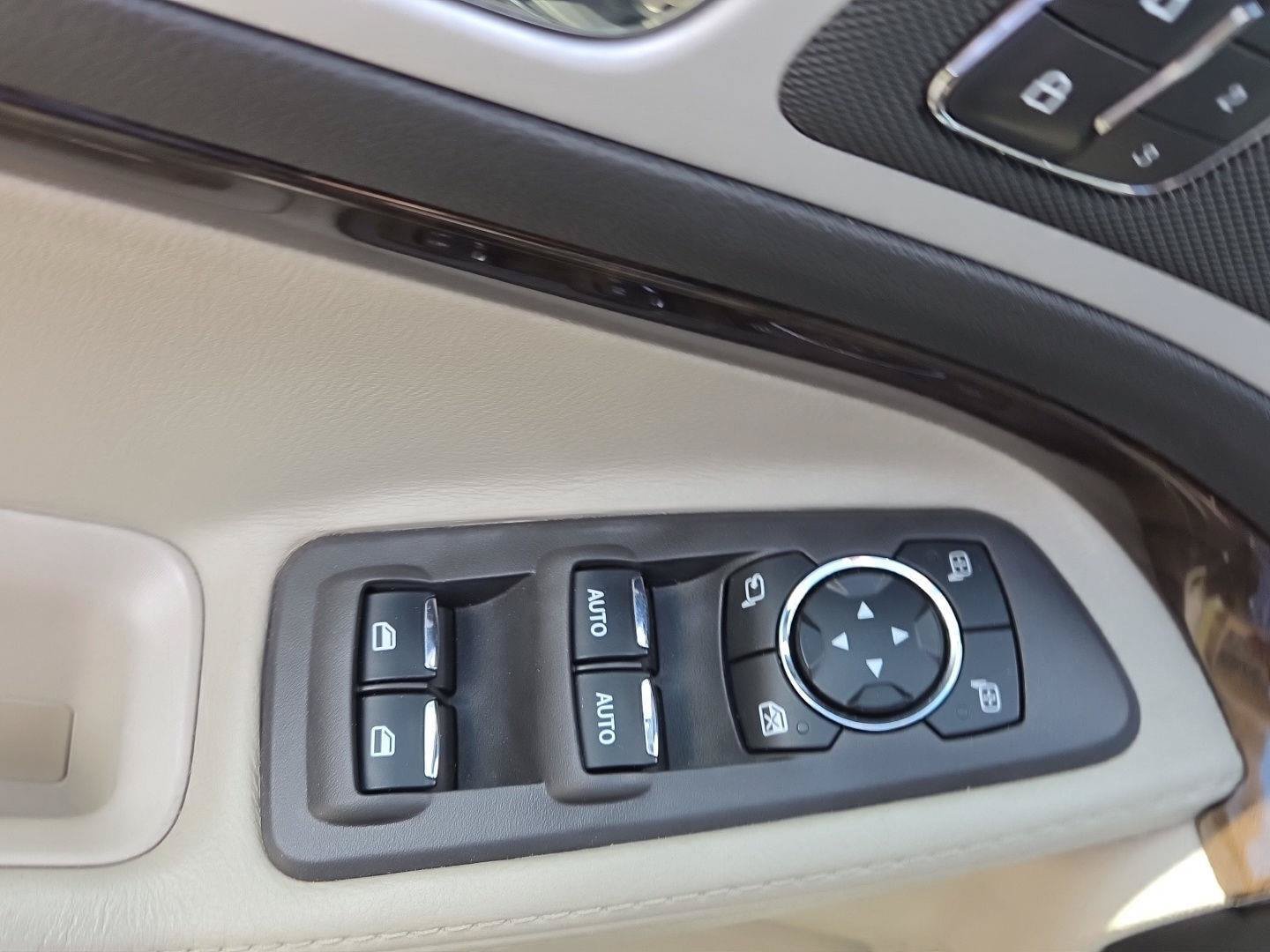 Used 2015 Ford Explorer Limited AWD/4WD image 24