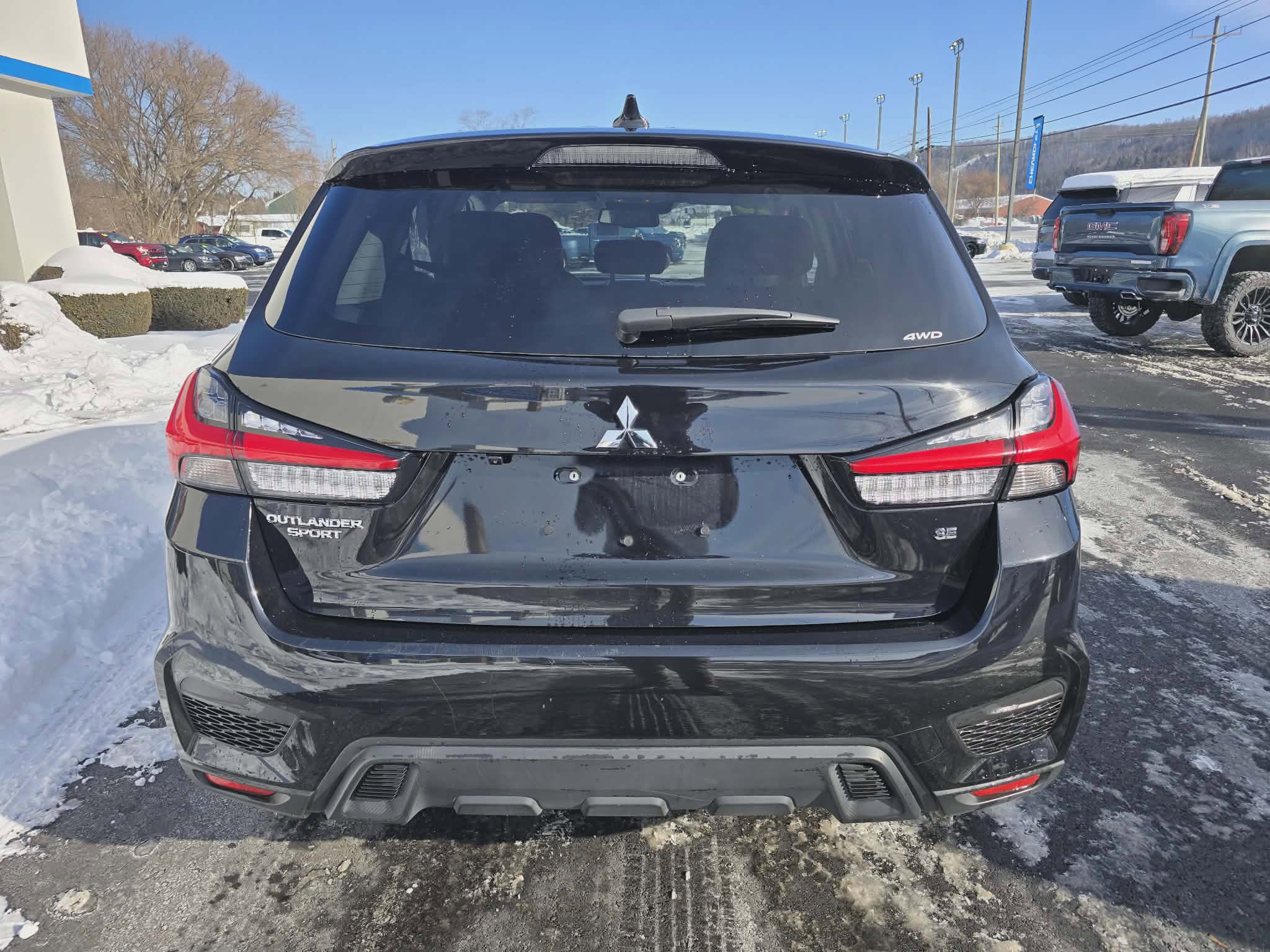 Used 2025 Mitsubishi Outlander Sport SE image 4