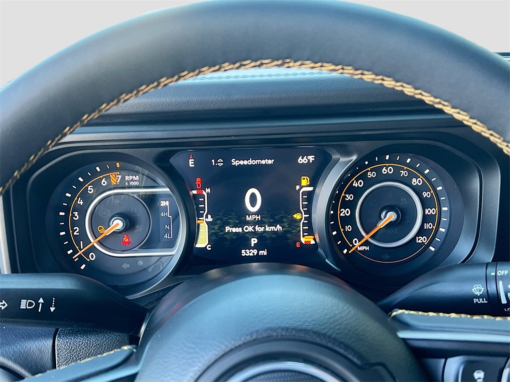 Used 2024 Jeep Gladiator Willys image 12