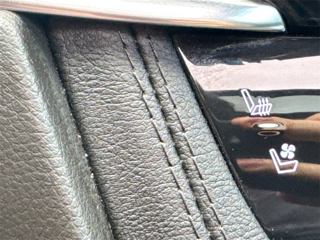 Used 2024 Cadillac XT6 Premium Luxury w/ Technology Package image 22