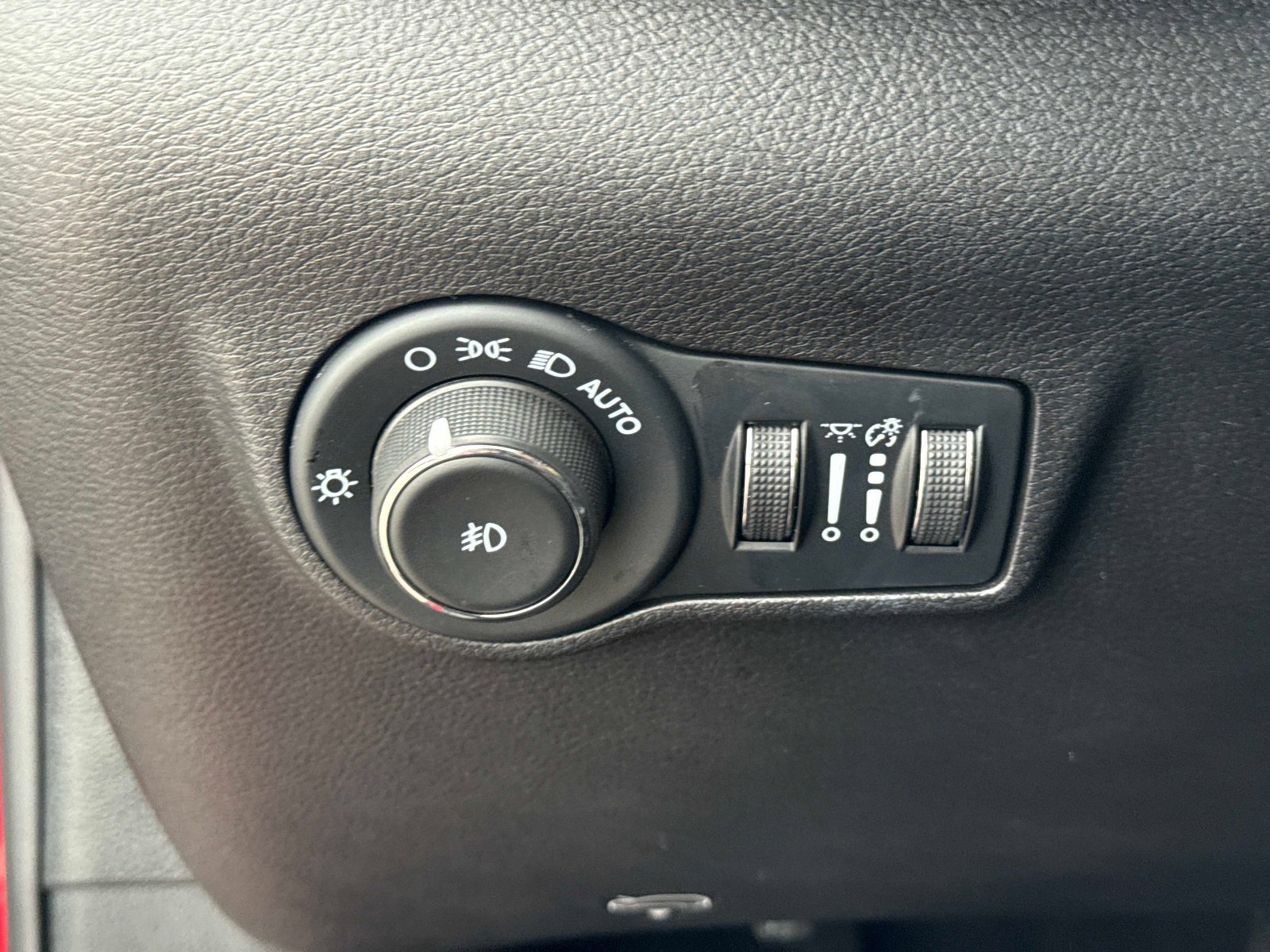 Used 2025 Jeep Compass Latitude w/ Altitude Special Edition image 31