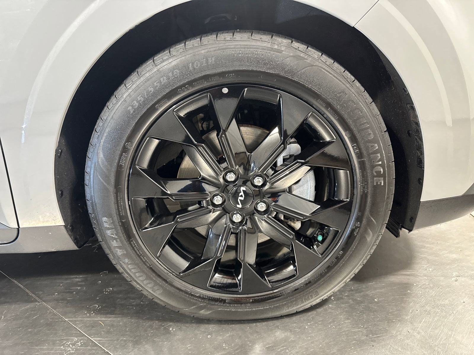 Used 2024 Kia Carnival SX Prestige image 20