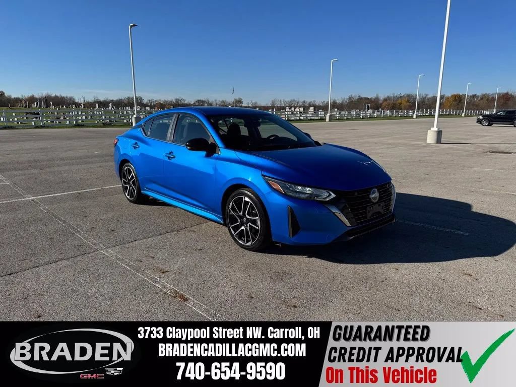 Used 2025 Nissan Sentra SR FWD image 1