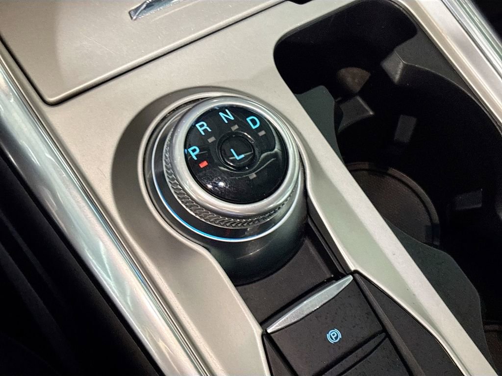 Used 2022 Ford Explorer XLT w/ Equipment Group 202A AWD/4WD image 18