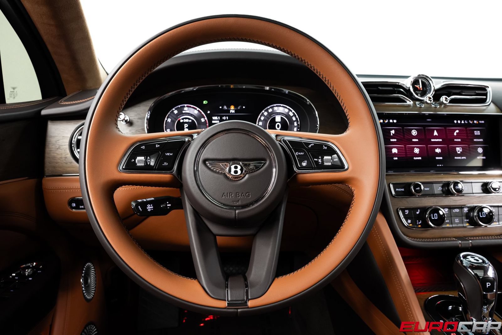 Used 2024 Bentley Bentayga AWD/4WD image 27
