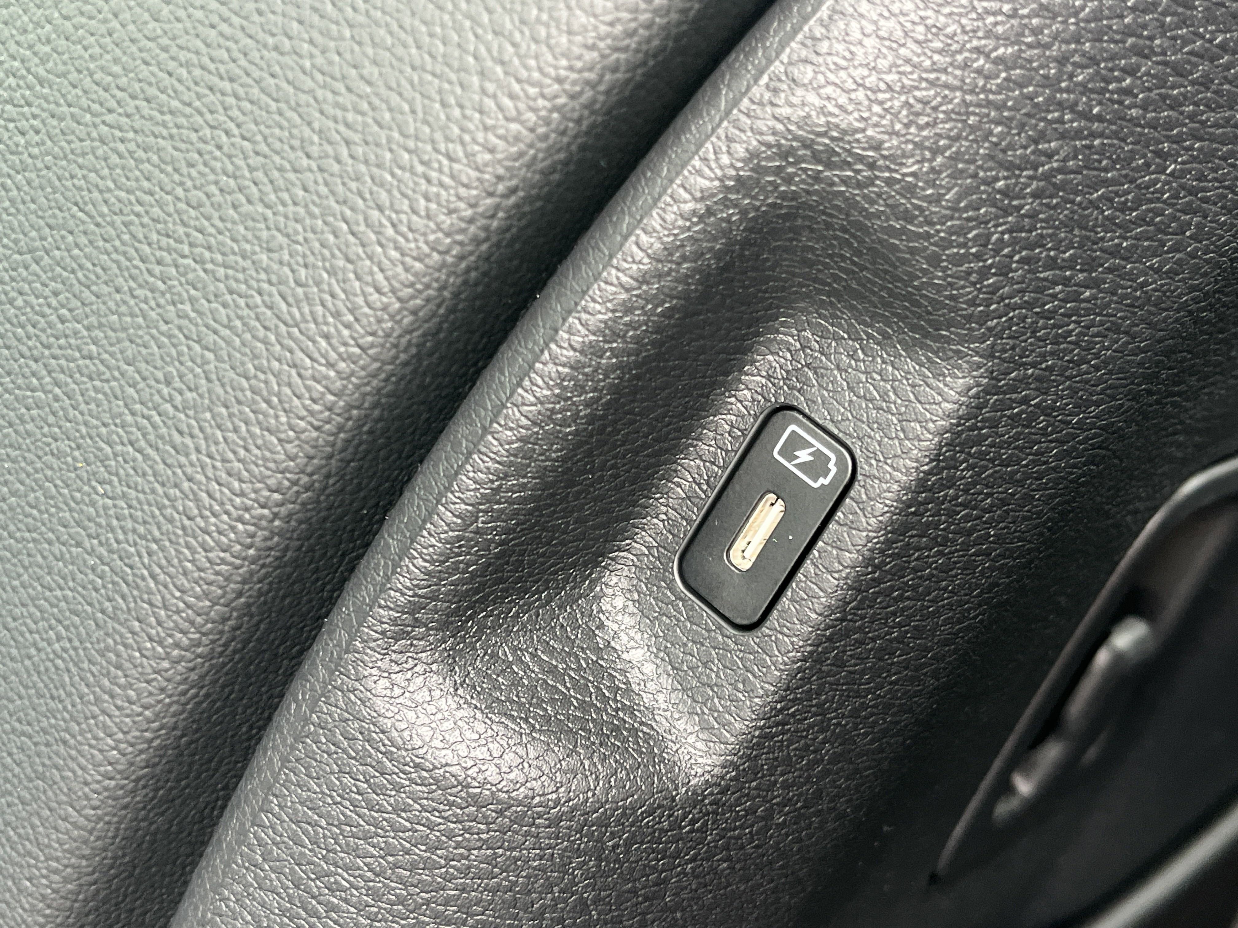 New 2026 Kia Sportage EX w/ EX Panorama Roof Package image 23