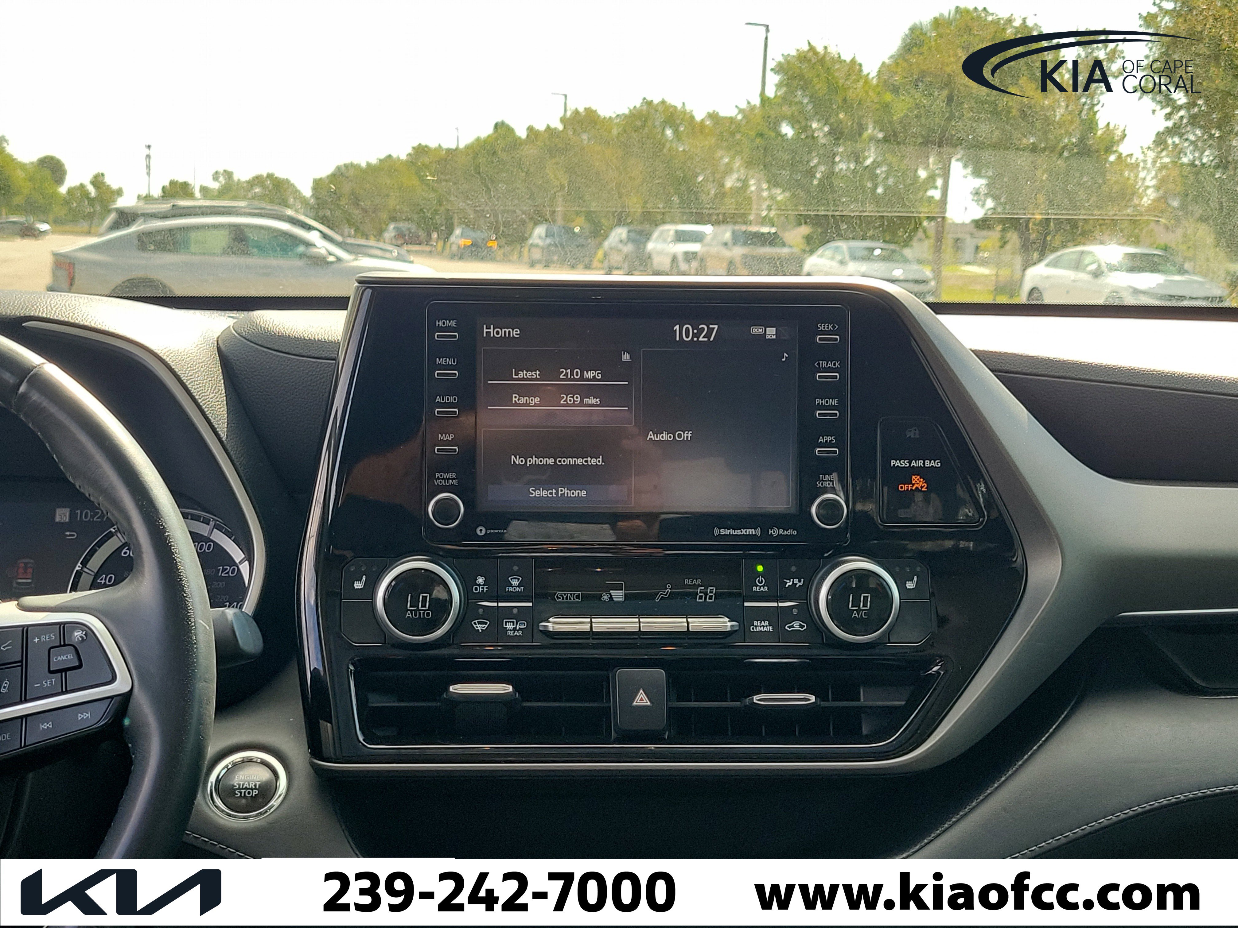 Used 2022 Toyota Highlander XLE FWD image 18