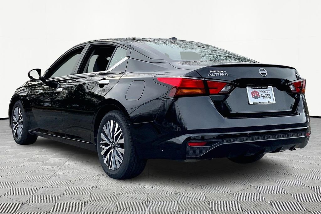 Used 2024 Nissan Altima 2.5 SV image 4
