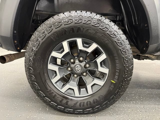 Certified 2023 Toyota Tacoma TRD Off-Road AWD/4WD image 21