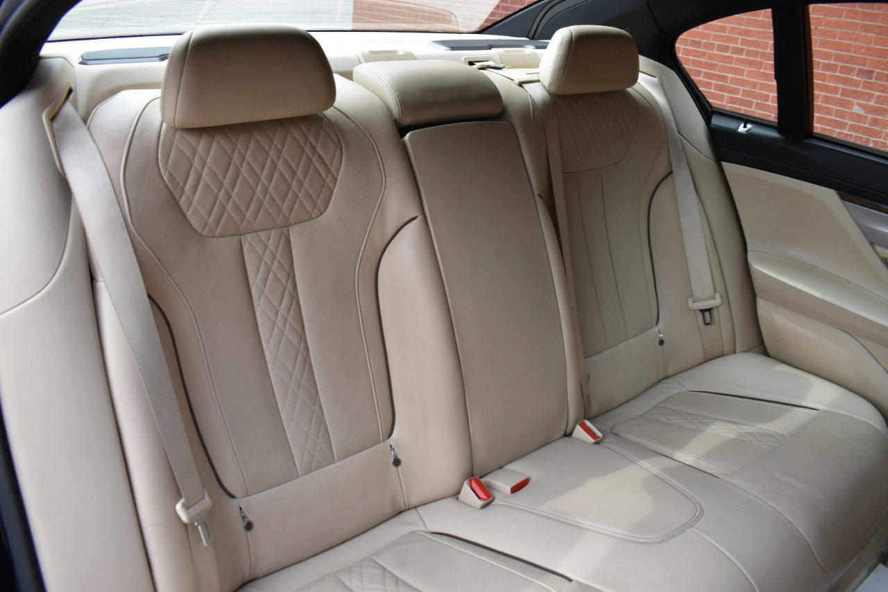 Used 2019 BMW 750i w/ Executive Package image 16