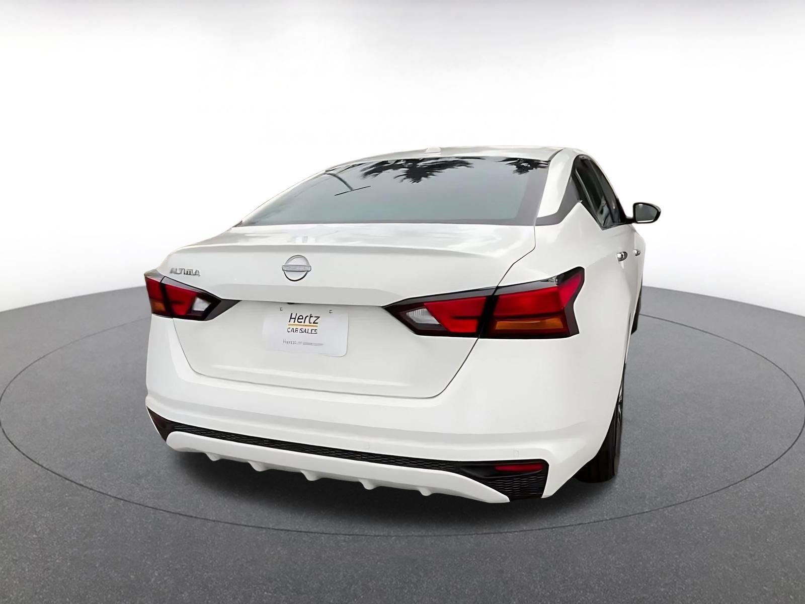 Used 2025 Nissan Altima 2.5 SV image 15