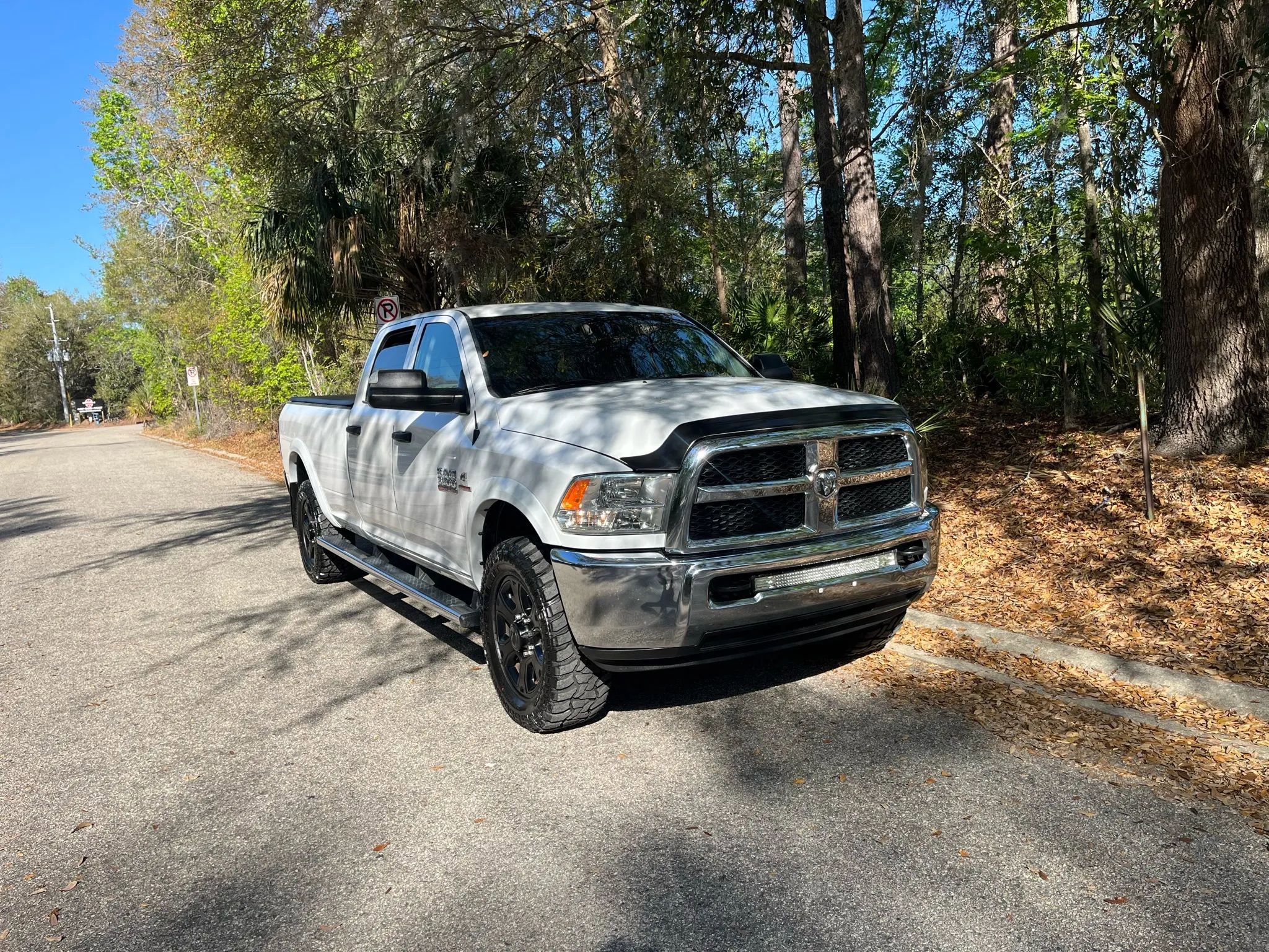 Used 2017 RAM 3500 Tradesman w/ Chrome Appearance Group image 3