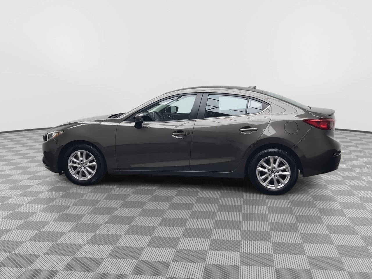 Used 2016 MAZDA MAZDA3 i Grand Touring image 32