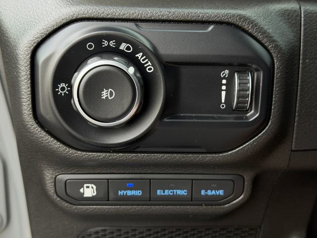 Used 2023 Jeep Wrangler Unlimited w/ Sun & Screen Package AWD/4WD image 21