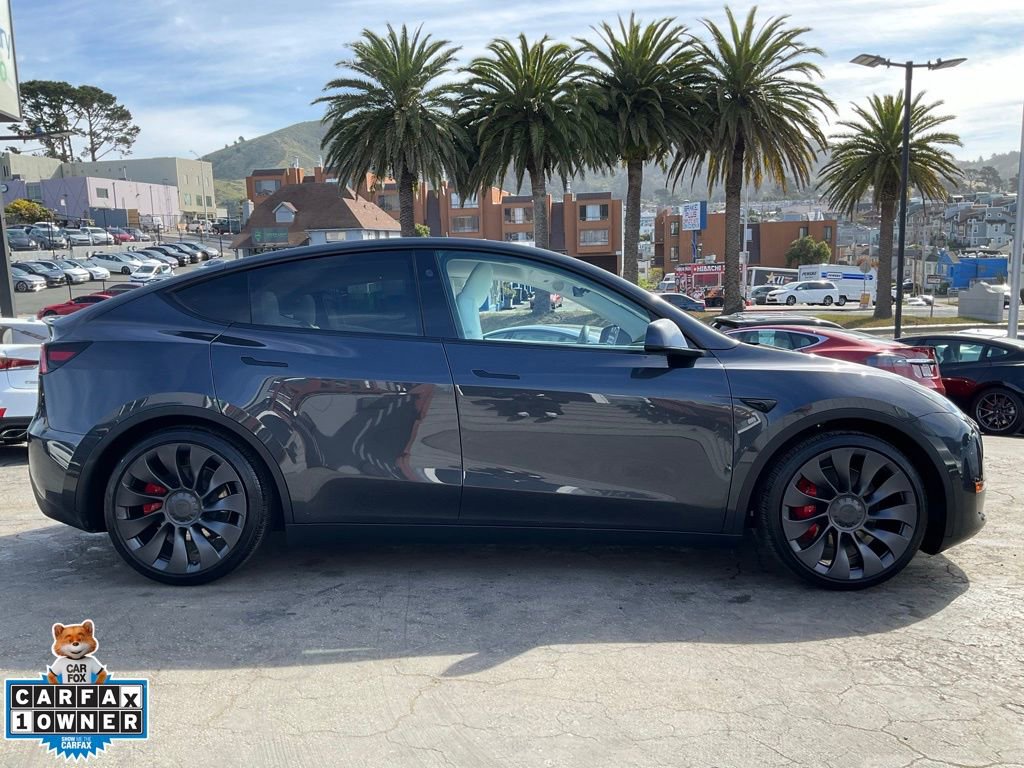 Used 2025 Tesla Model Y Performance AWD/4WD image 3