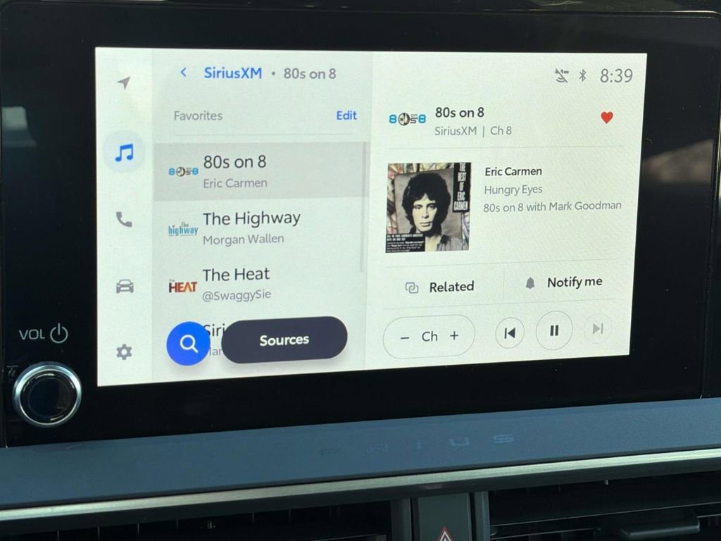 Used 2025 Toyota Prius XLE image 15