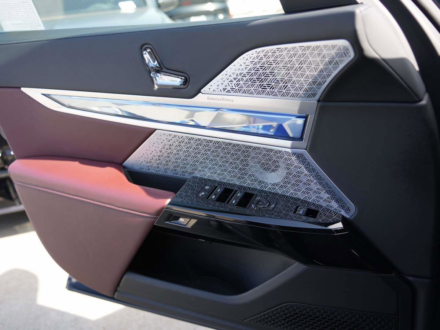 Used 2025 BMW i7 xDrive60 image 15