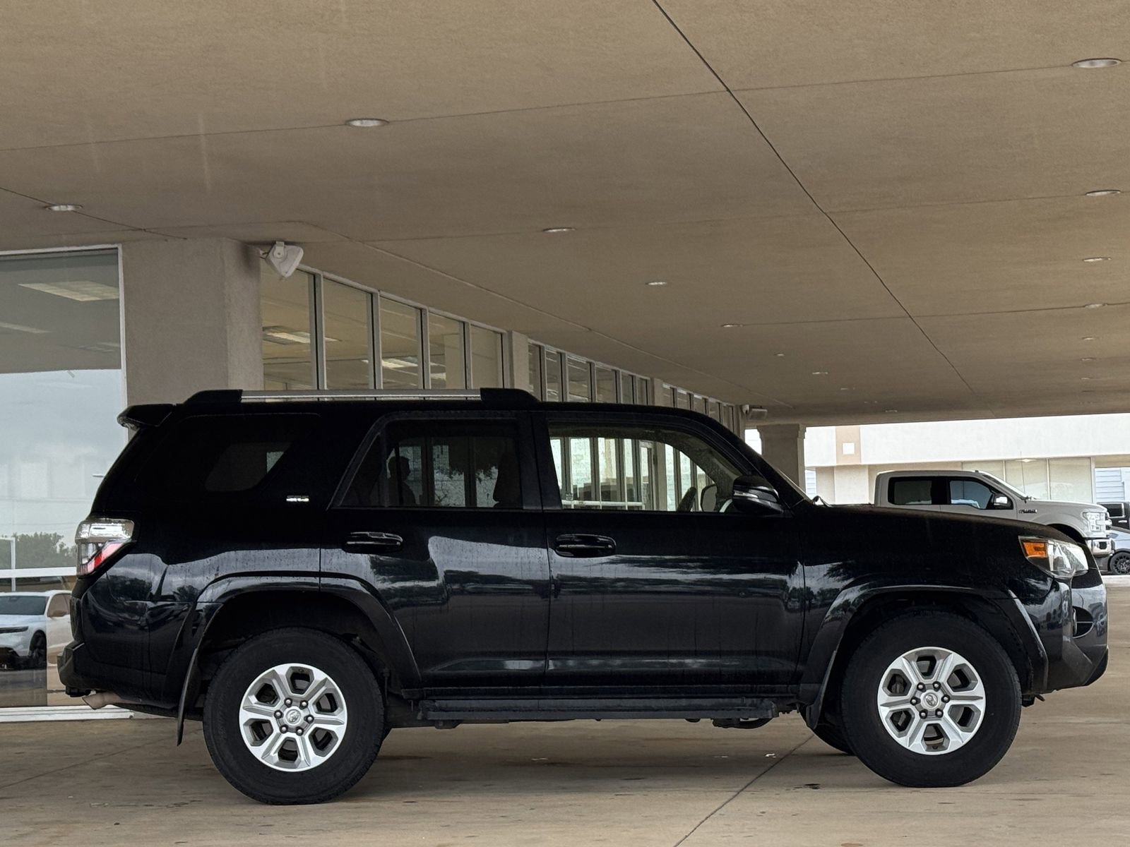 Used 2019 Toyota 4Runner SR5 Premium RWD image 3