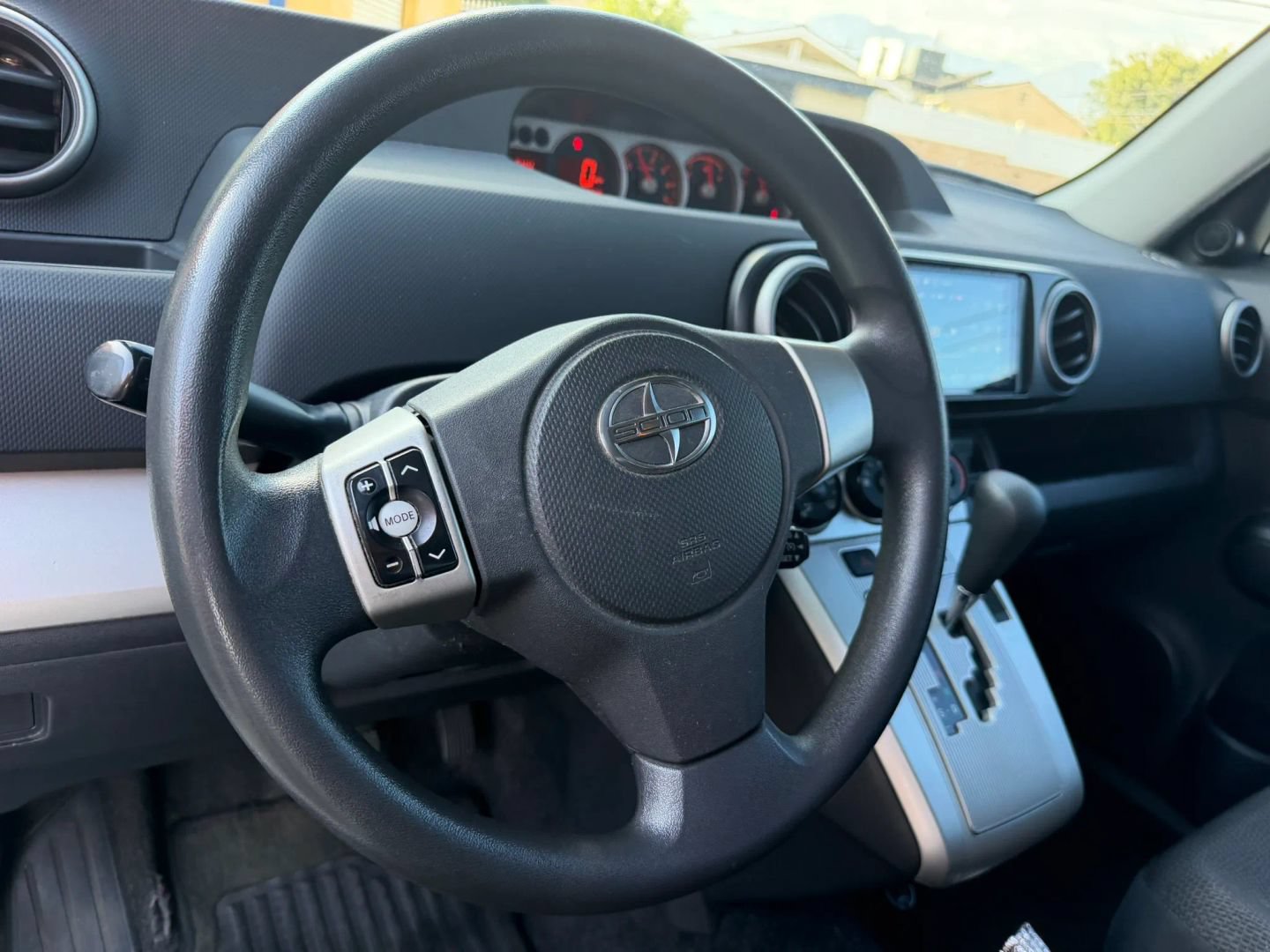 Used 2010 Scion xB FWD image 11