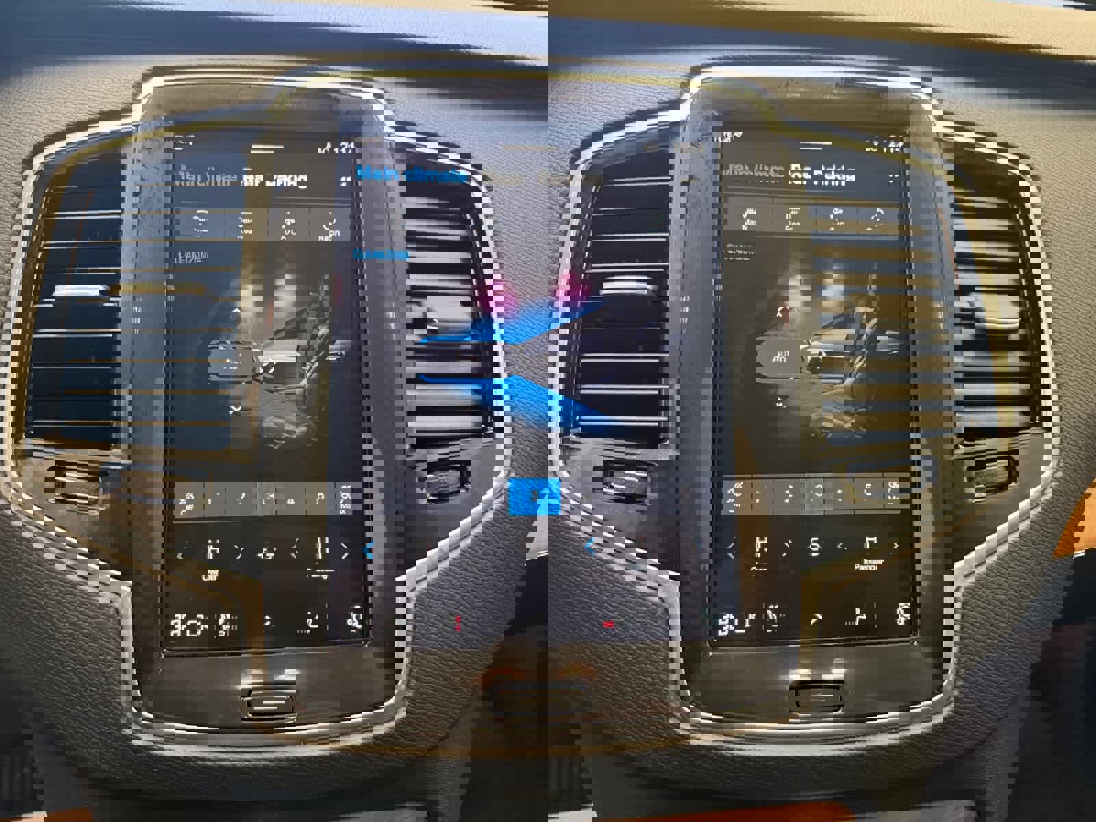 Used 2025 Volvo XC90 B6 Plus image 18