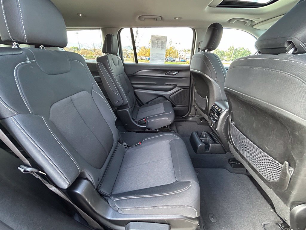 Used 2023 Jeep Grand Cherokee L Laredo w/ Luxury Tech Group I AWD/4WD image 29