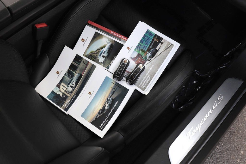 Used 2020 Porsche Taycan 4S image 91