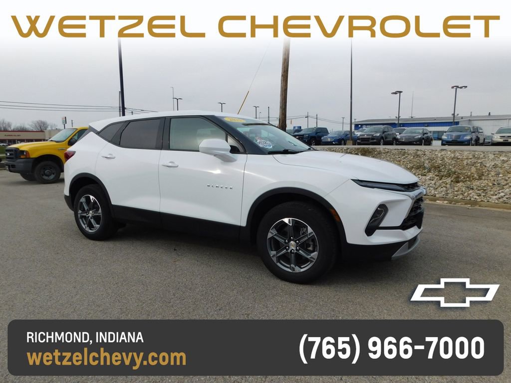 Used 2025 Chevrolet Blazer LT image 1