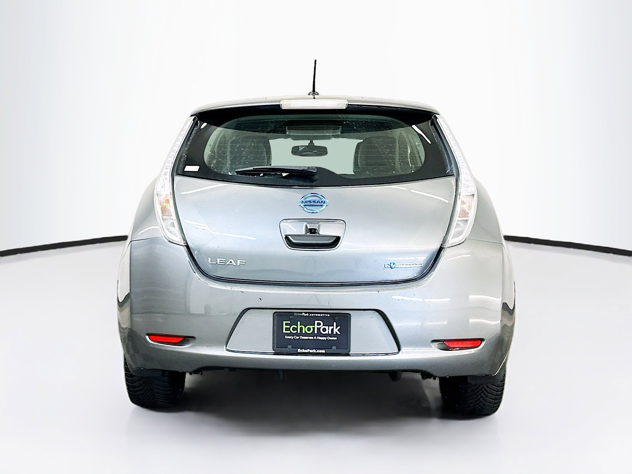 Used 2015 Nissan Leaf SL FWD image 7