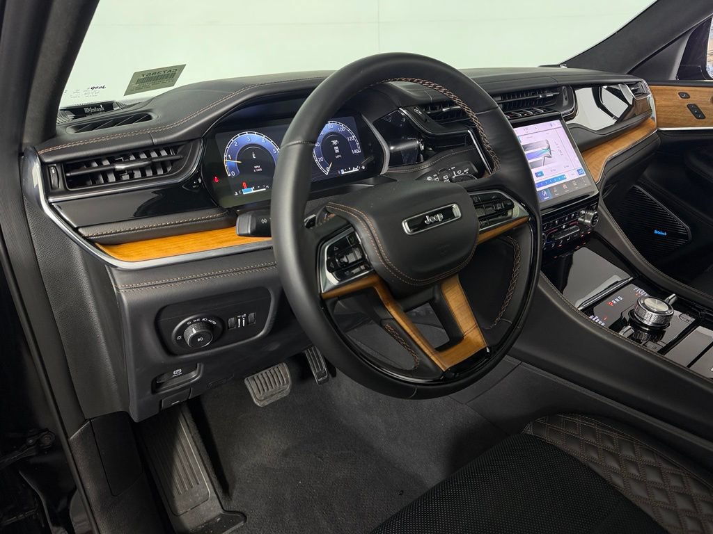 Certified 2025 Jeep Grand Cherokee L Summit AWD/4WD image 23