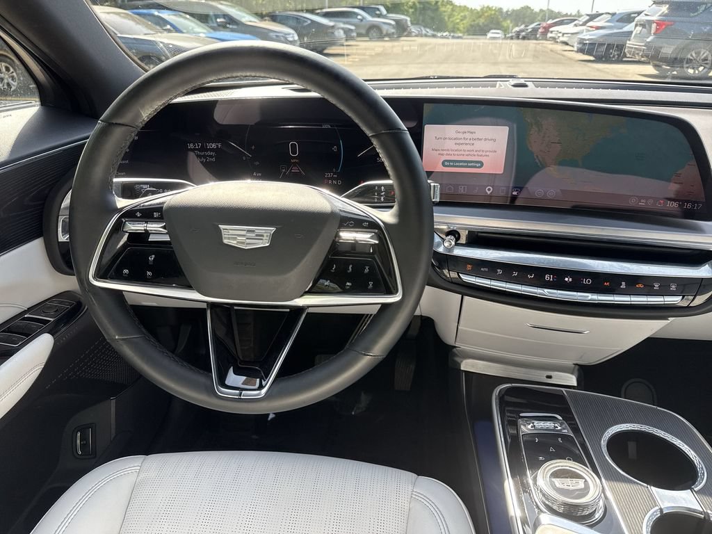 Used 2024 Cadillac Lyriq Luxury AWD/4WD image 23