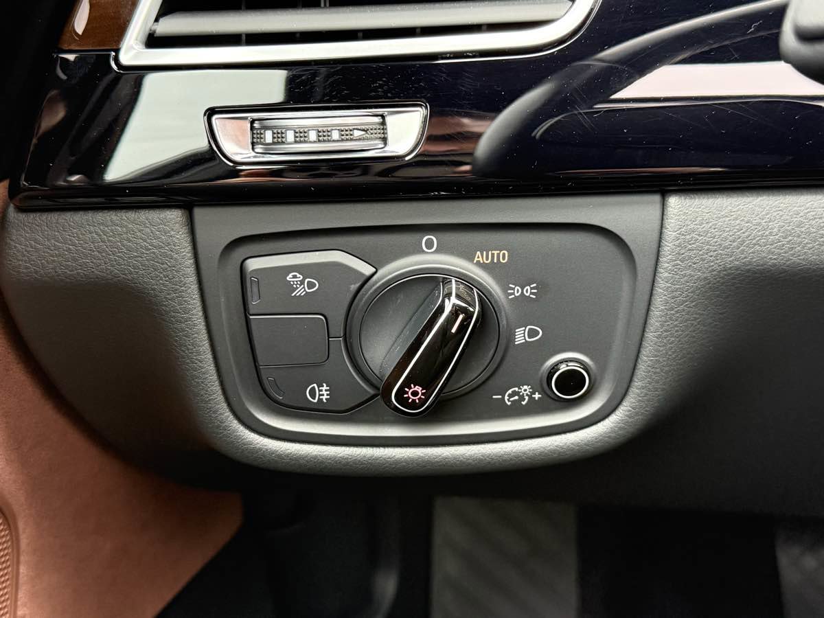 Used 2014 Audi A8 L 4.0T w/ Premium Package image 27