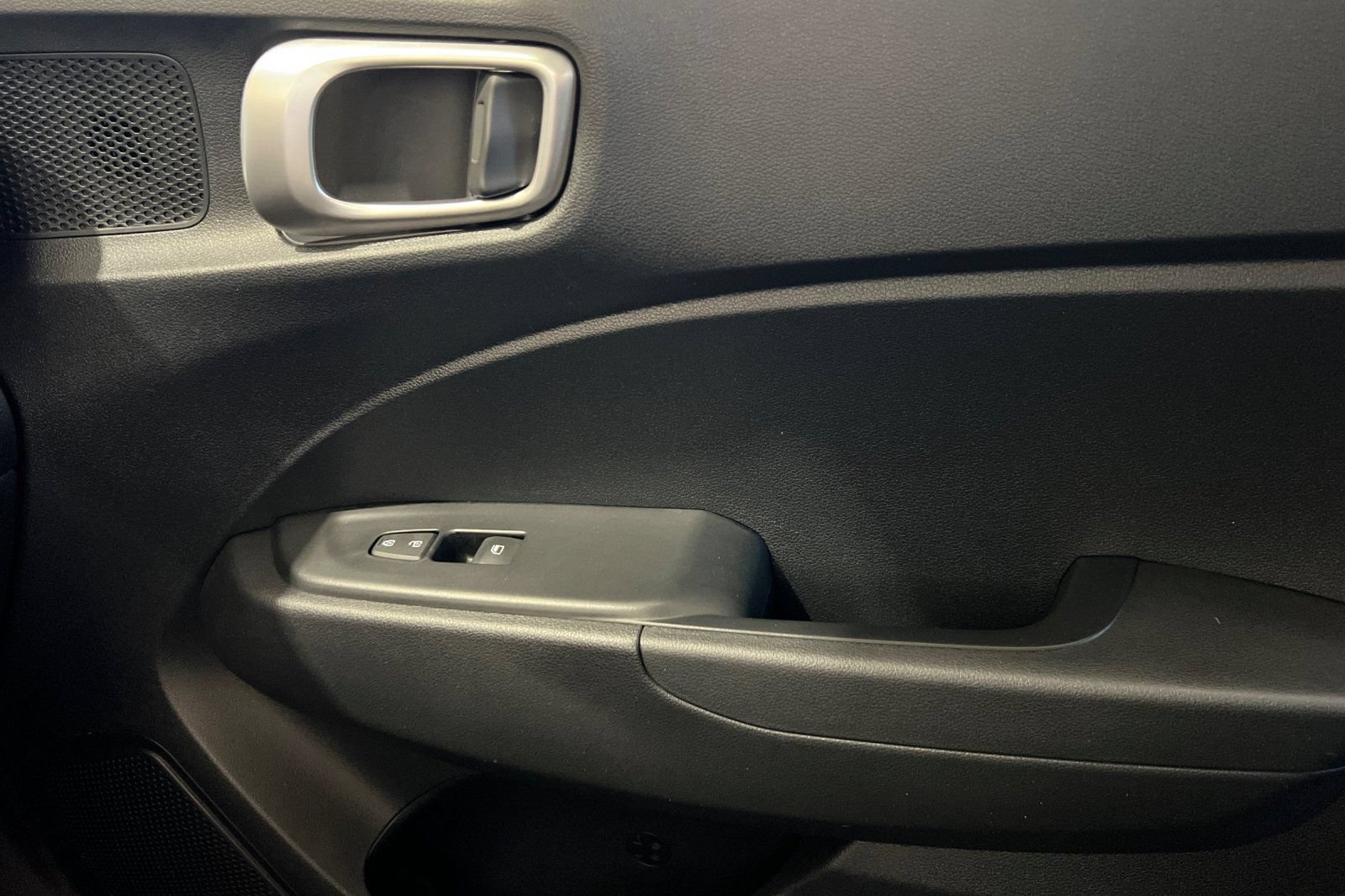 Used 2025 Hyundai Venue SEL FWD image 22