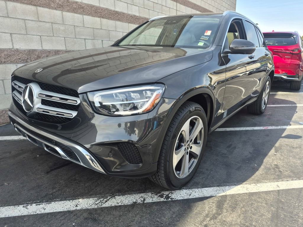Used 2022 Mercedes-Benz GLC 300 image 2