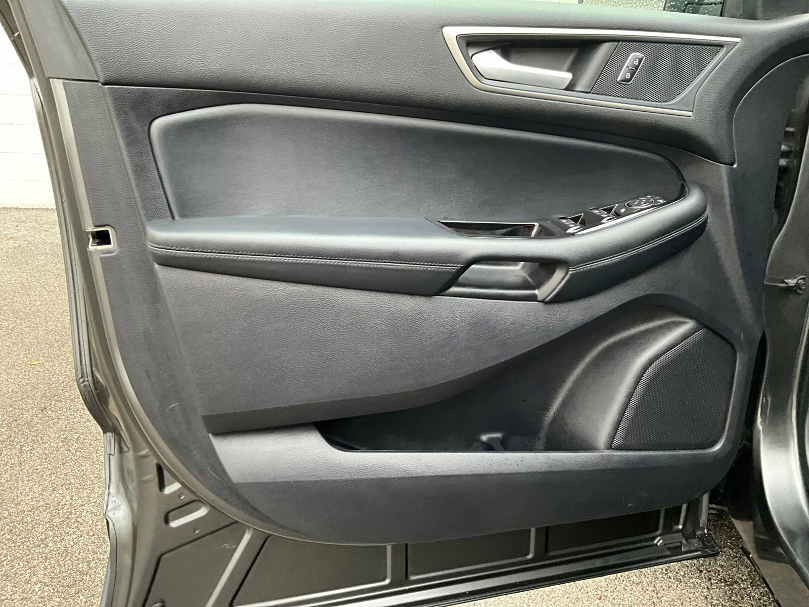 Used 2020 Ford Edge SEL w/ Convenience Package image 10