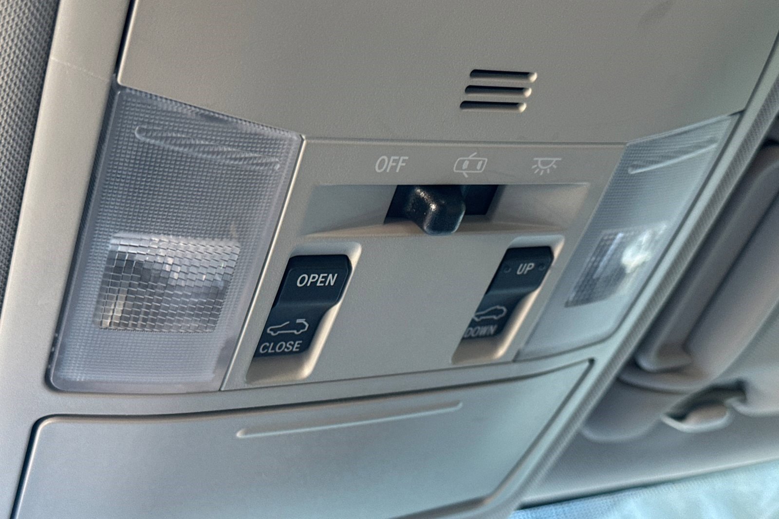 Used 2016 Toyota RAV4 XLE image 22