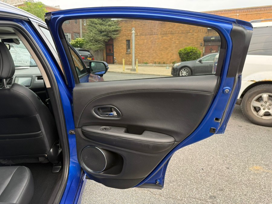 Used 2019 Honda HR-V Touring image 23
