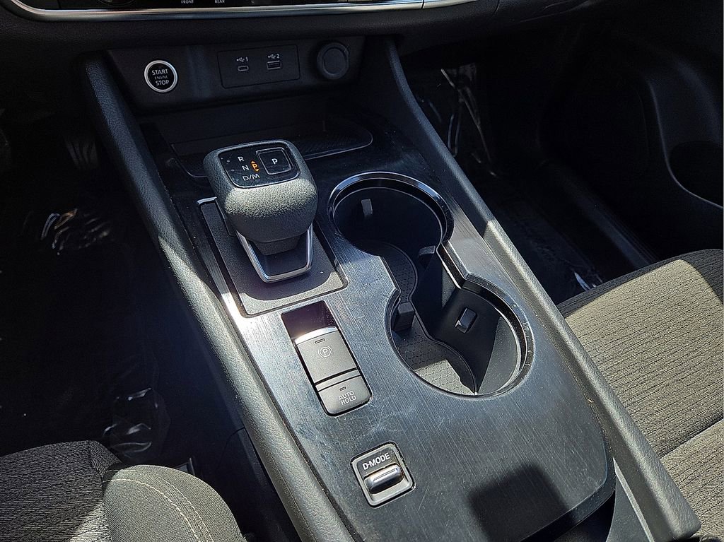 Used 2023 Nissan Rogue SV image 29